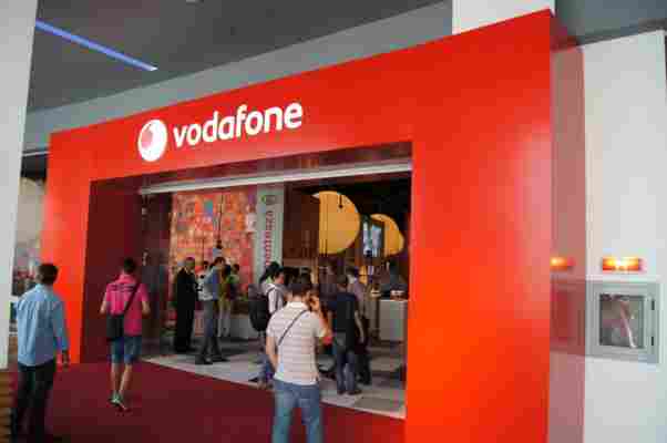 Vodafone lansează campania 100...
